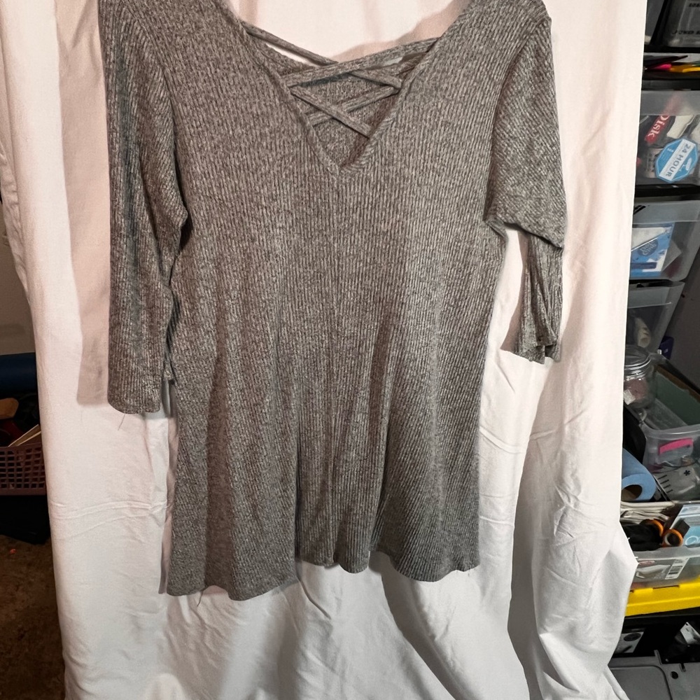 Cute gray tunic - Picture 2 of 3